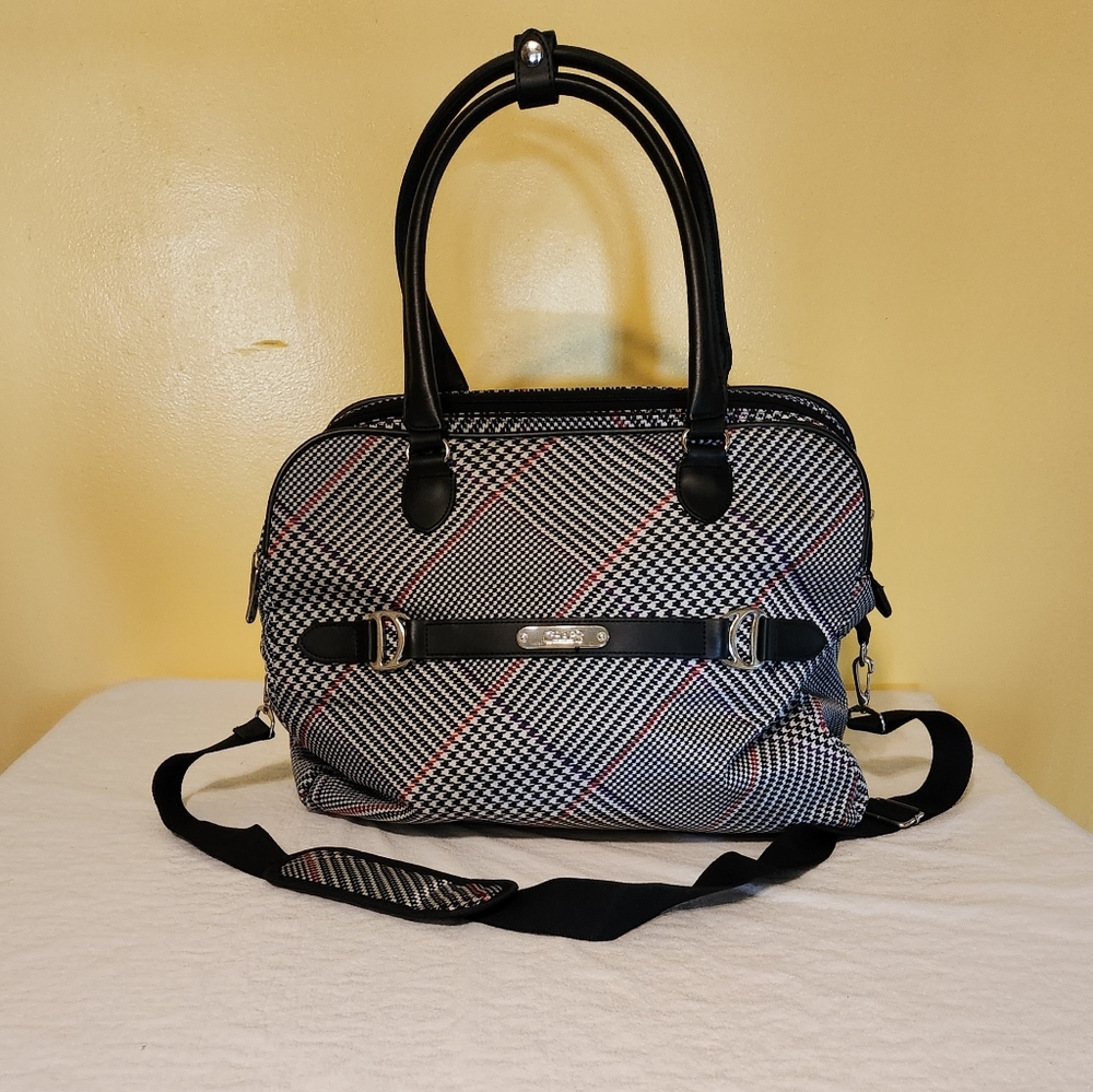 Chaps weekender travel bag/luggage. Houndstooth print. 3 pocket.